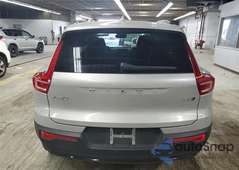 2024 Volvo Xc40 Plus z USA, uszkodzony, nr VIN YV4L12UL9R2354902